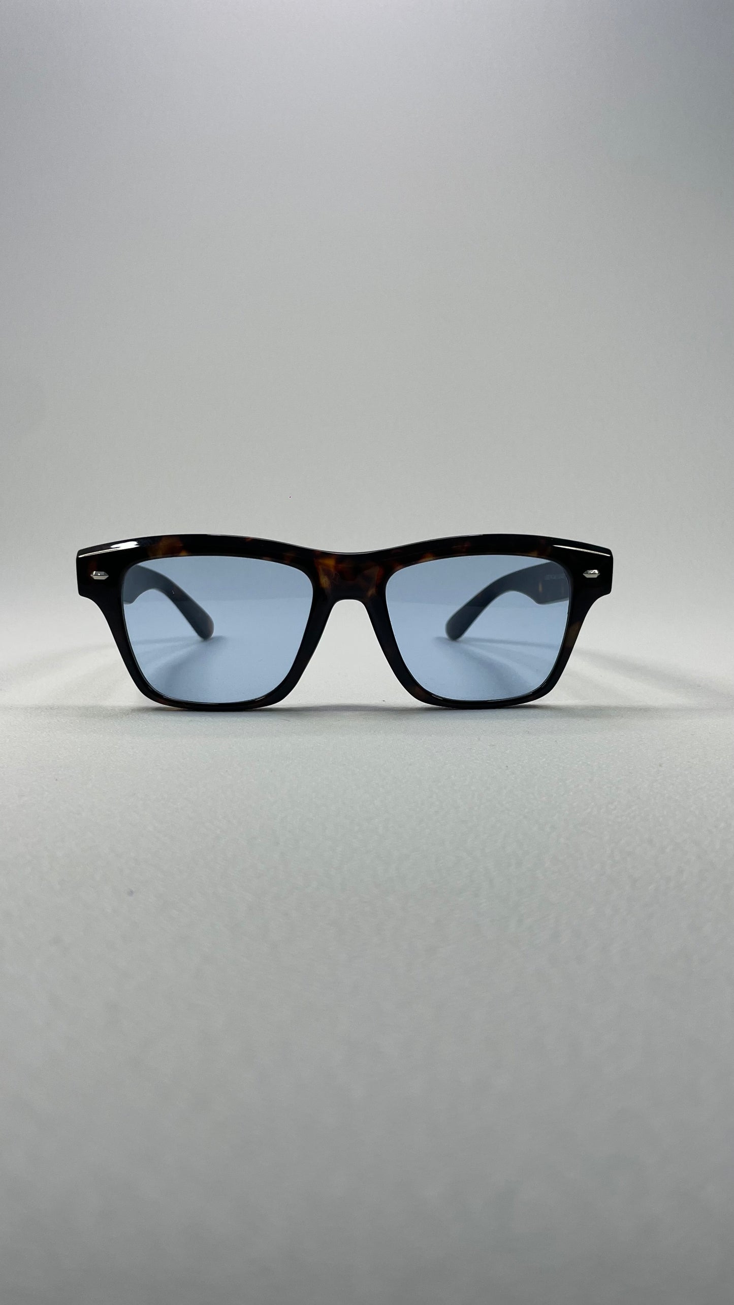 Azzuro brown tartarooga/blue