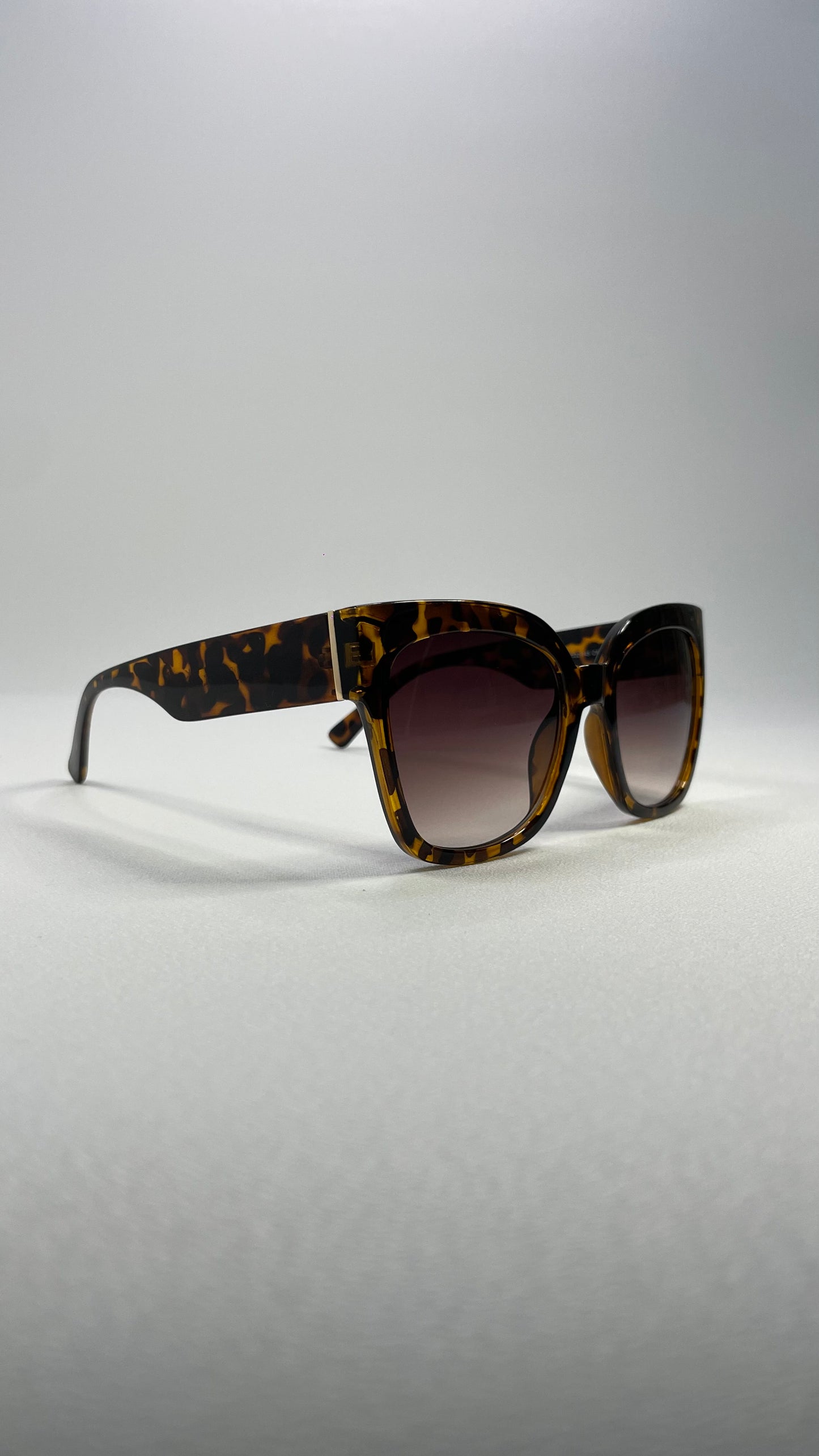 Sandora brown tartarooga