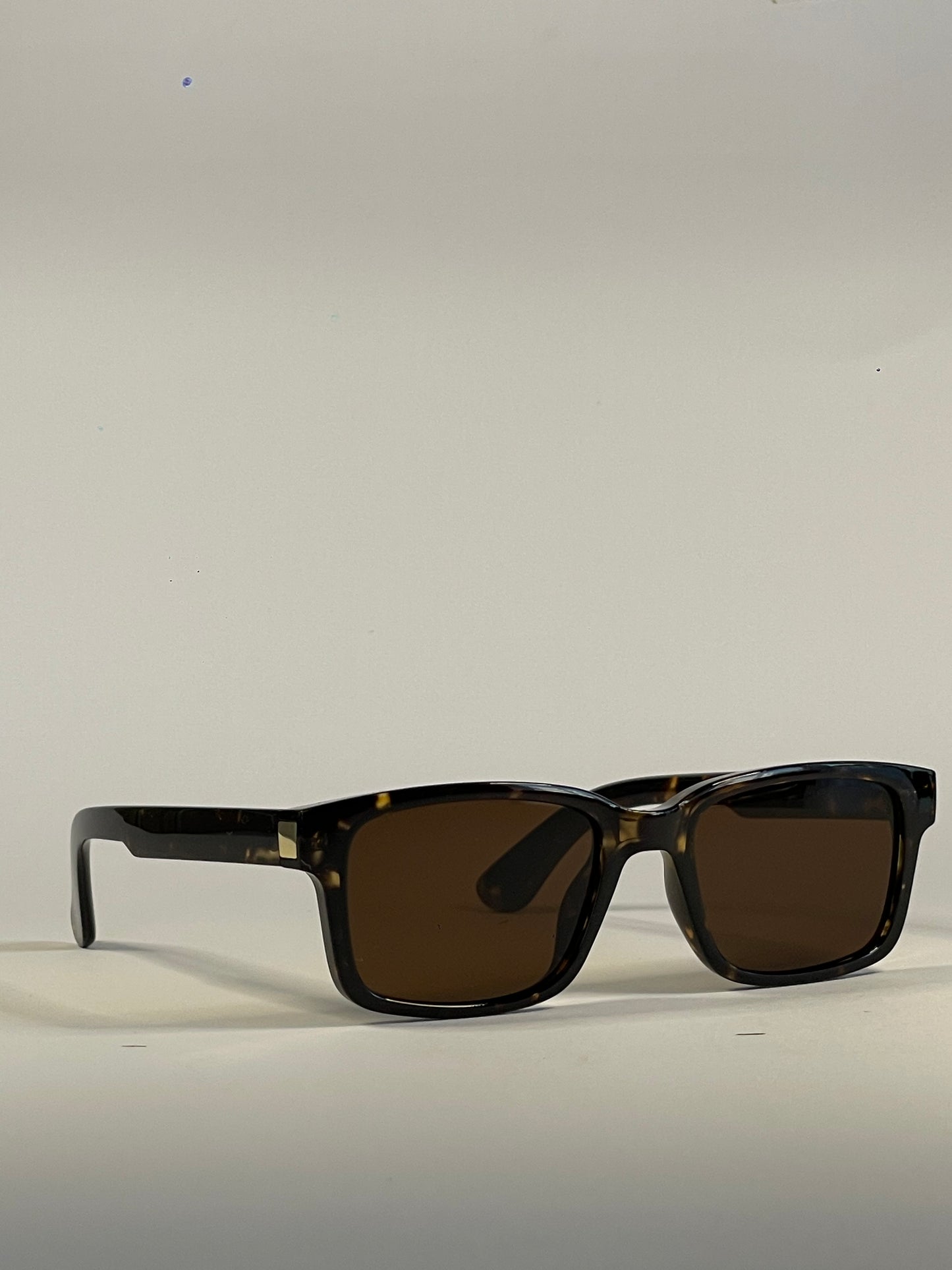 Caliora dark brown tartarooga