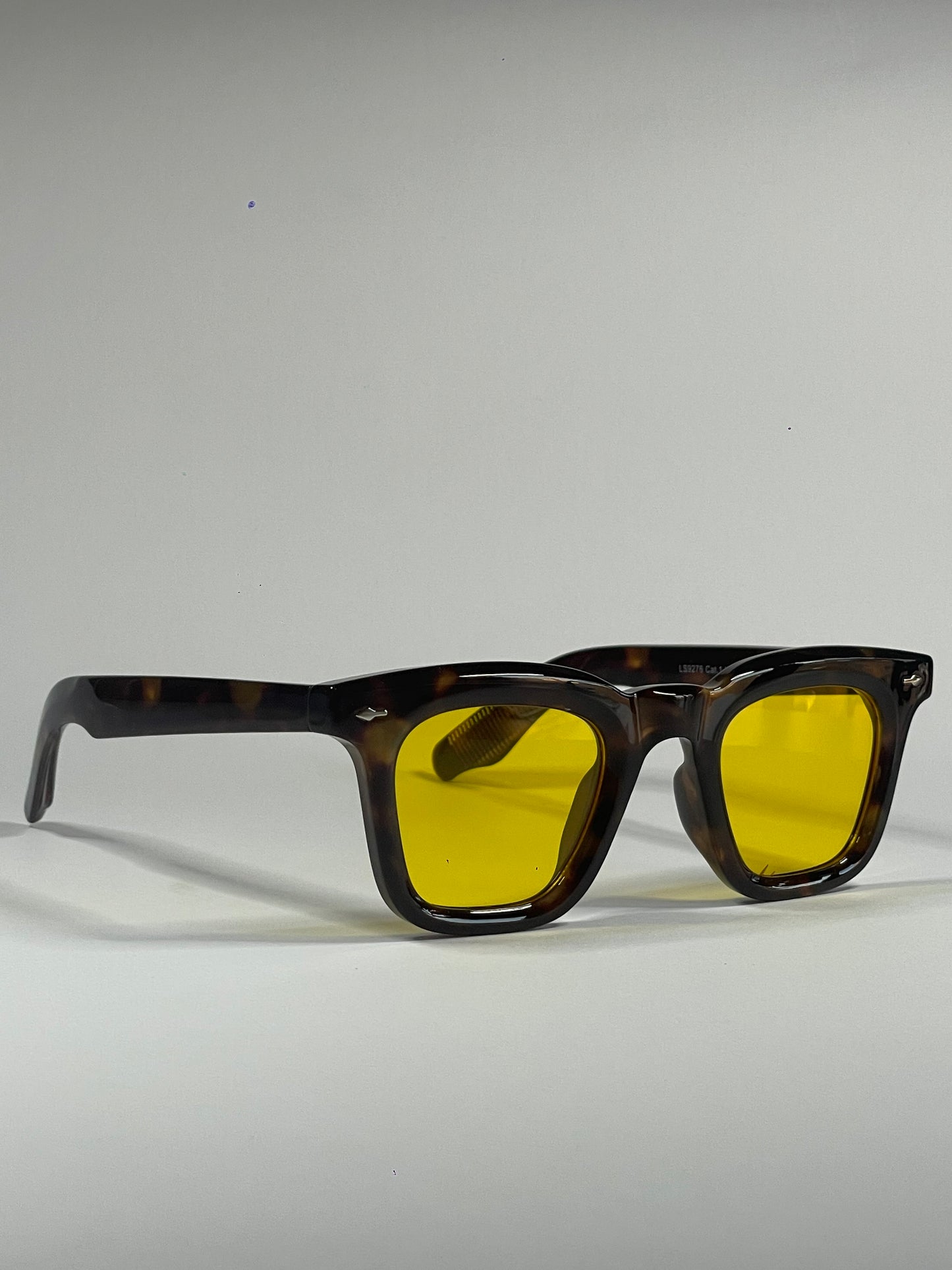 Opti Chic brown tartarooga / yellow