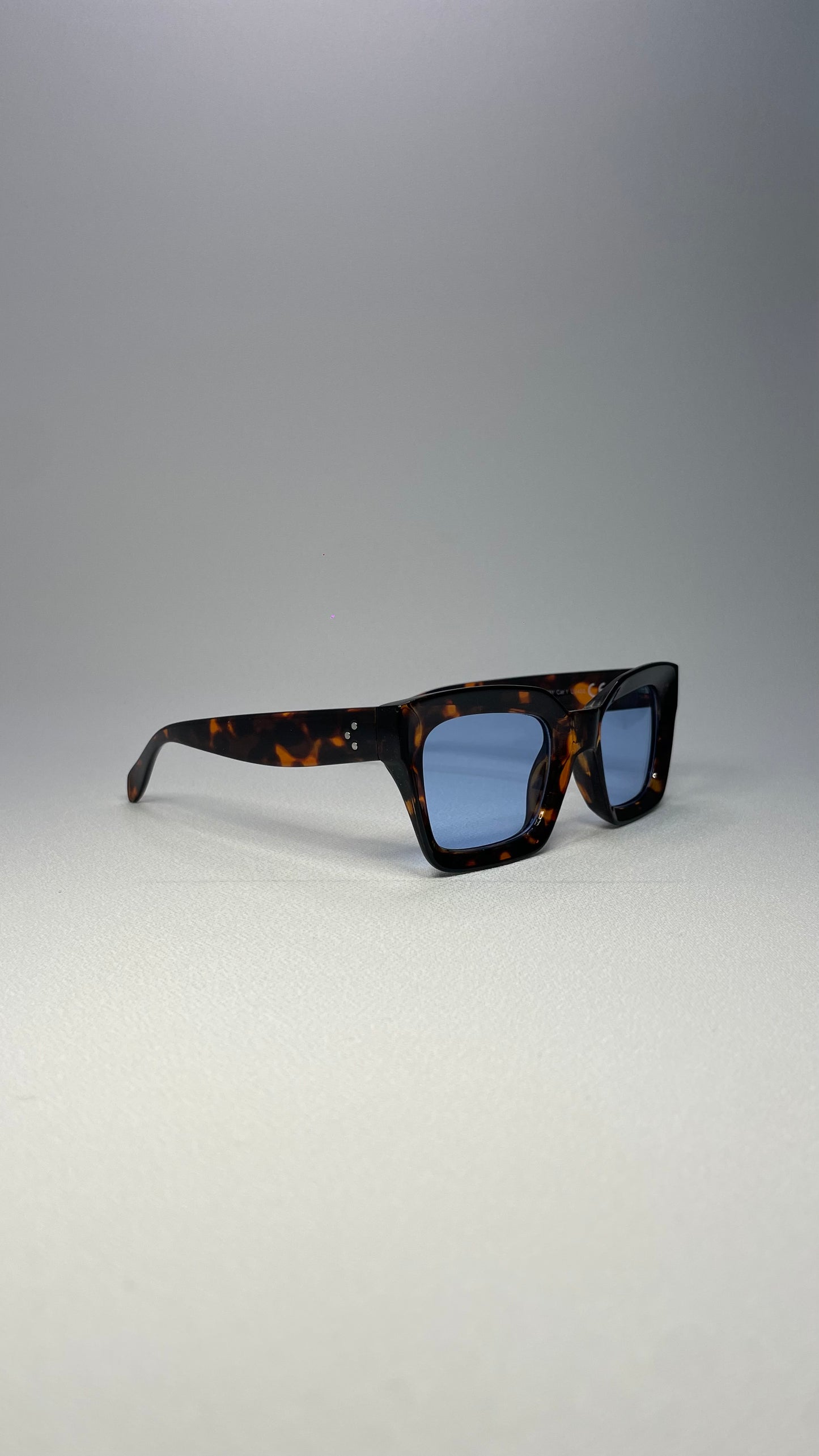 Azzuro brown tartarooga/blue